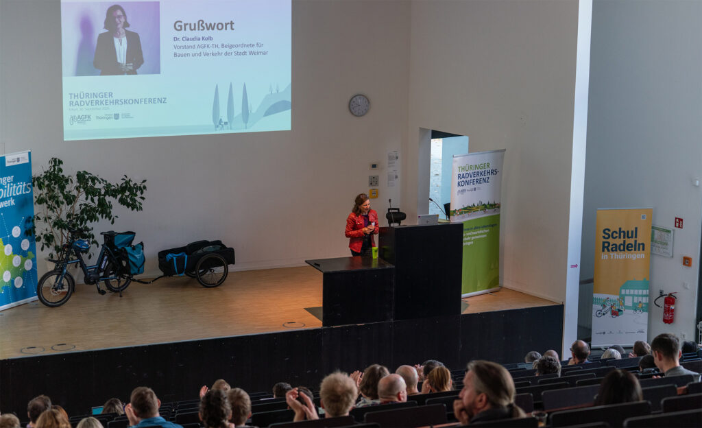 Dr. Claudia Kolb (Vorstand AGFK-TH, Beigeordnete für Bau und Verkehr Weimar)